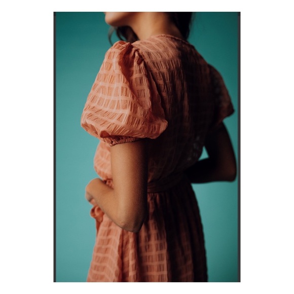 Clad & Cloth Simple Beaut puff sleeve midi dress - Picture 14 of 14